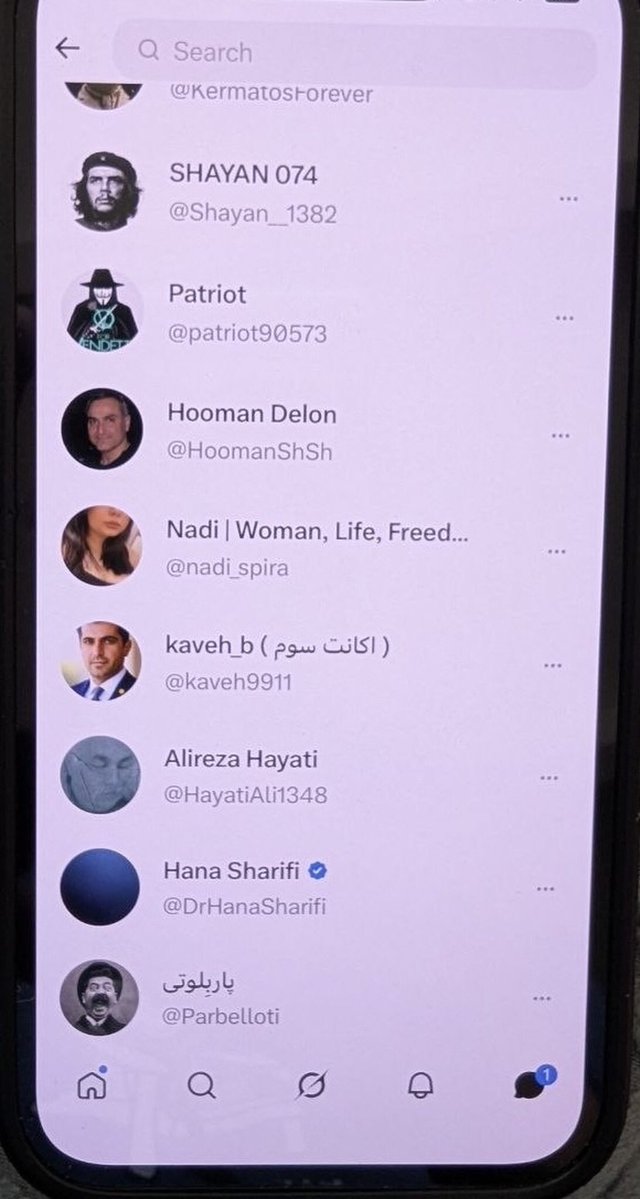 justchangingun's tweet photo. یه گروه از یک باند امنیتی در توییتر لو رفته. البته تعدادشون خیلی بیشتره، اما با بررسی همین‌ها میشه مابقی‌شون رو هم پیدا کرد. این رو مخصوصا برای جدیدتر‌ها می‌گم که ببینن و این اراذل رو درجا بلاک کنند. نه فقط خودشون رو بلکه کسانی که دنبالشون می‌کنند. https://t.co/V2e3zeA8YY
