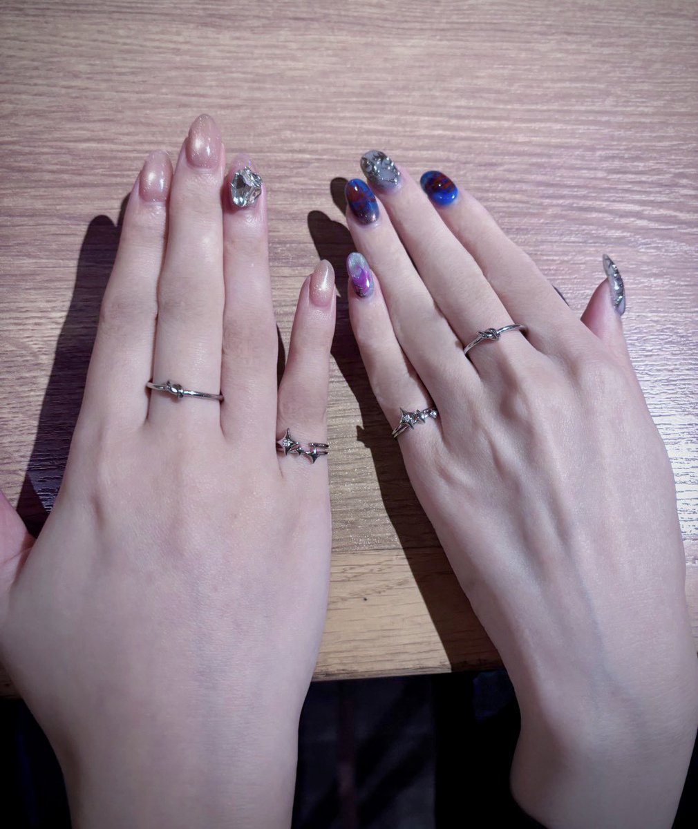 138_mika_'s tweet photo. 葵依とごはん！何年経っても一緒の時間を過ごせるの、幸せだなぁ
お揃いの指輪も買えて嬉しかった〜💍
素敵なプレゼントもありがとう🌙 https://t.co/8oFyfxmGxL
