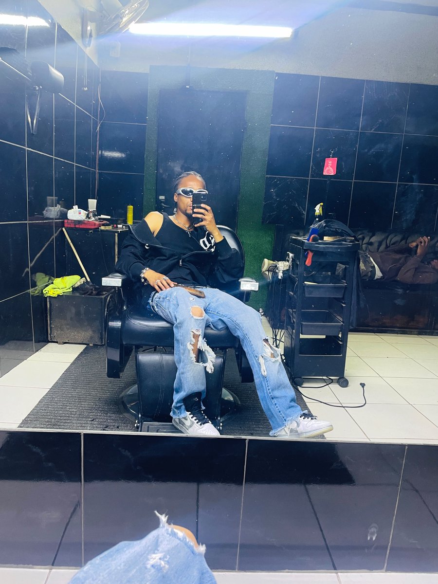 Kagiso_Mosai_II's tweet photo. If I'm a Bitch, Then I'm The Baddest Bitch! https://t.co/PxwC8cjHbu