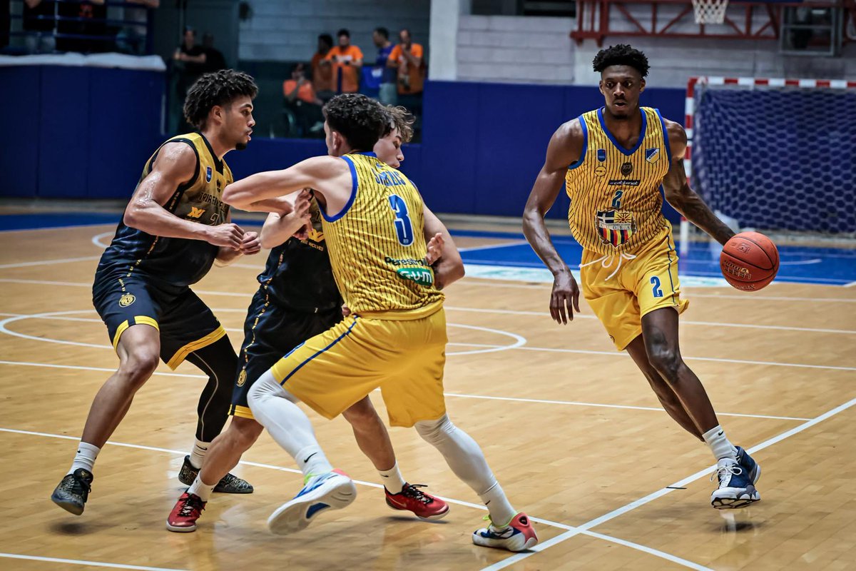 apoelgroup's tweet photo. ΦΩΤΟΓΡΑΦΙΕΣ ΑΓΩΝΑ:
ΑΠΟΕΛ 80-73 TRIA EKA ΑΕΛ, 1η αγωνιστική
https://t.co/WTkAjUkZHQ
#ECOMMBX #Basket #League #APOEL #APOELBC #AEL #AELC . https://t.co/xOFiSbNW3I