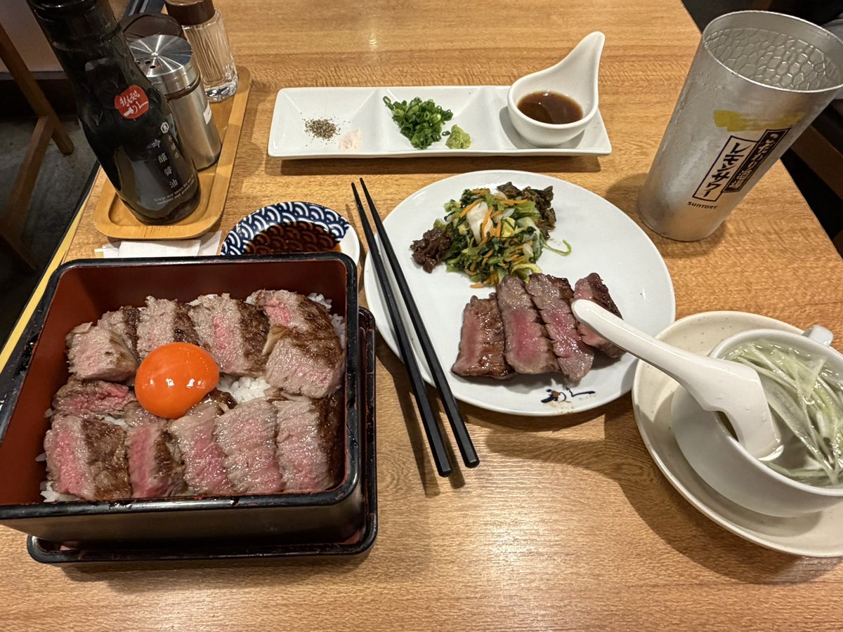 slq4ax's tweet photo. 楽しい3連休だった〜
高校卒業してまだ半年しか経ってなかったけどみんな色々変わってた https://t.co/18Fw8lHGdq