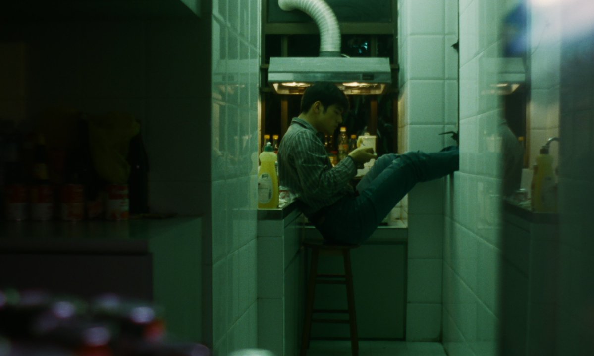 cinembience's tweet photo. Chungking Express (1994) by Wong Kar-wai https://t.co/ozmOgaIqul