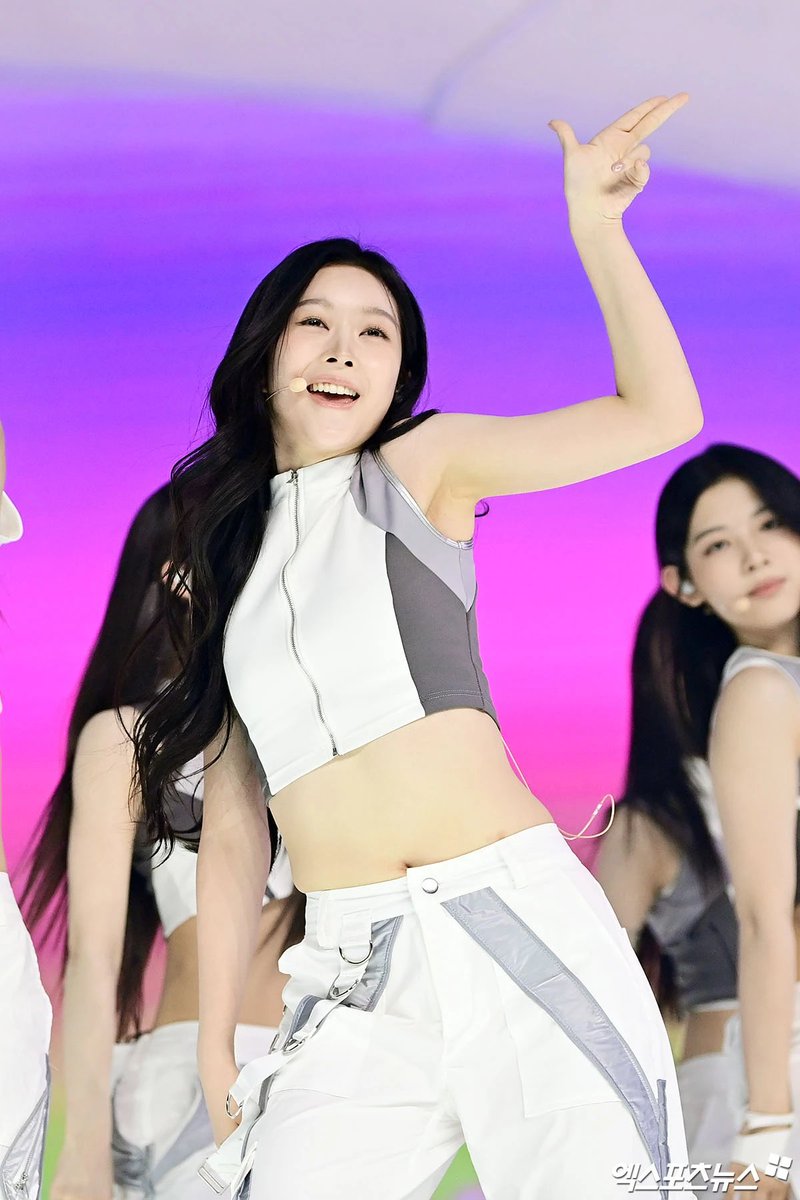 ancheeer's tweet photo. #A2OLITE #YOUNG #영 https://t.co/xilmnR8Znb