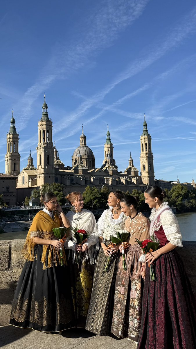 sofiacorellano's tweet photo. FELIZ DÍA DEL PILAR ❤️ https://t.co/8gTWodB0CU