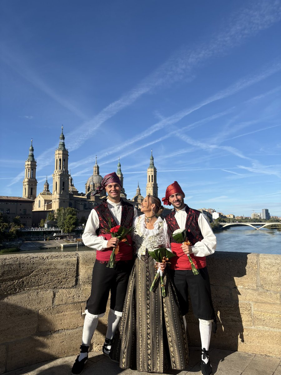 sofiacorellano's tweet photo. FELIZ DÍA DEL PILAR ❤️ https://t.co/8gTWodB0CU