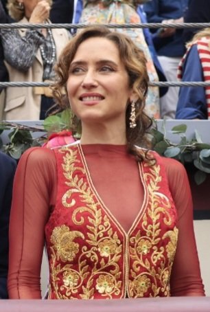 ROSAMARI_5's tweet photo. ESPECTACULAR 👌 
Guapa, españolaza y castiza 
@IdiazAyuso 😍💙🇪🇦👏👏👏 https://t.co/Q6sX0bwTX0