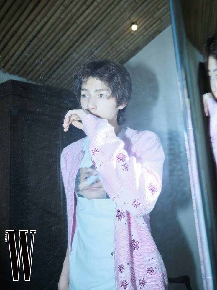 st4rtiss's tweet photo. pretty in pink https://t.co/X9j7sSMJZ0