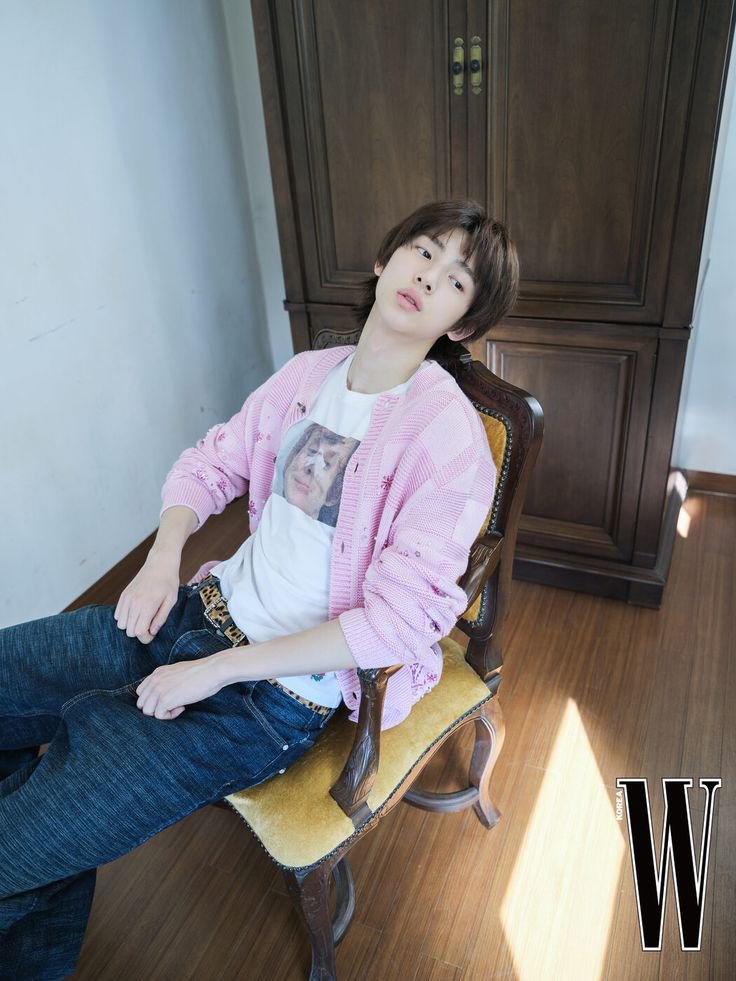 st4rtiss's tweet photo. pretty in pink https://t.co/X9j7sSMJZ0