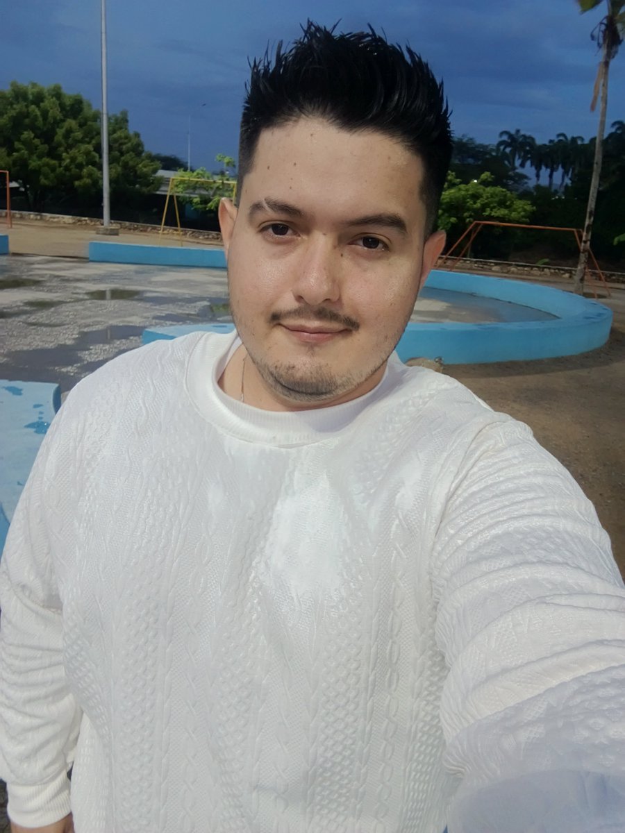 JTitanM's tweet photo. Agradecido por la vida Padre Celestial, por permitirme dar otra vuelta al sol y por todas tus bendiciones 😇🎂✨ https://t.co/7faCvxJFRD