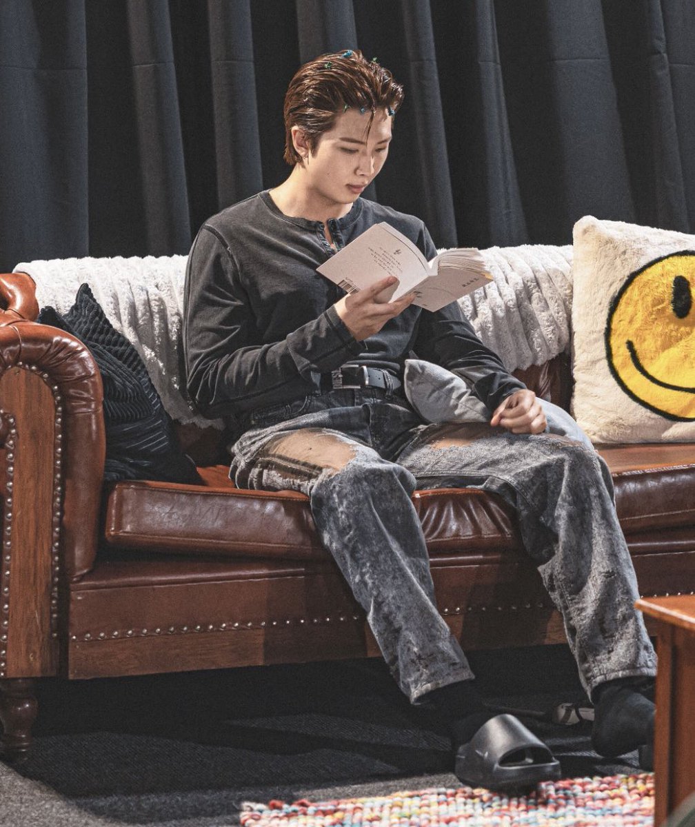 Ms_Lethi's tweet photo. men who read > …
he just made my heart flutter💙 https://t.co/ZFoawozlql