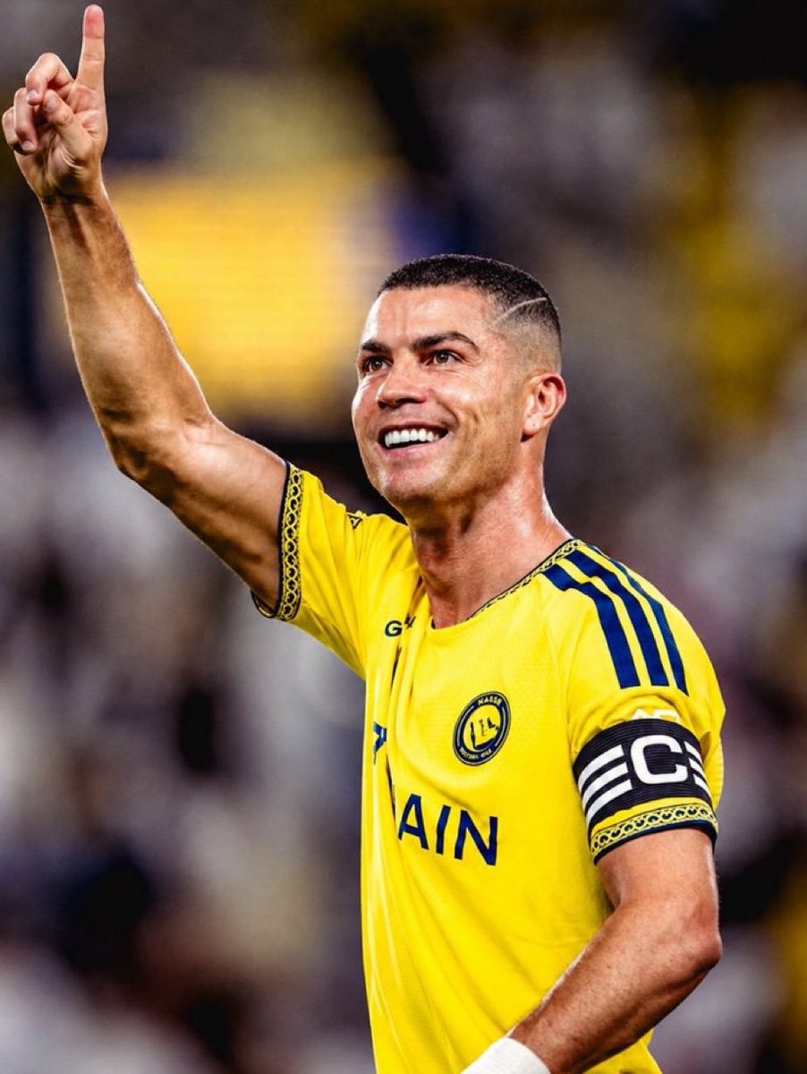 MEZIE2222's tweet photo. When Ronaldo is happy the world is happy except one particular group of people https://t.co/BO773CIxpK