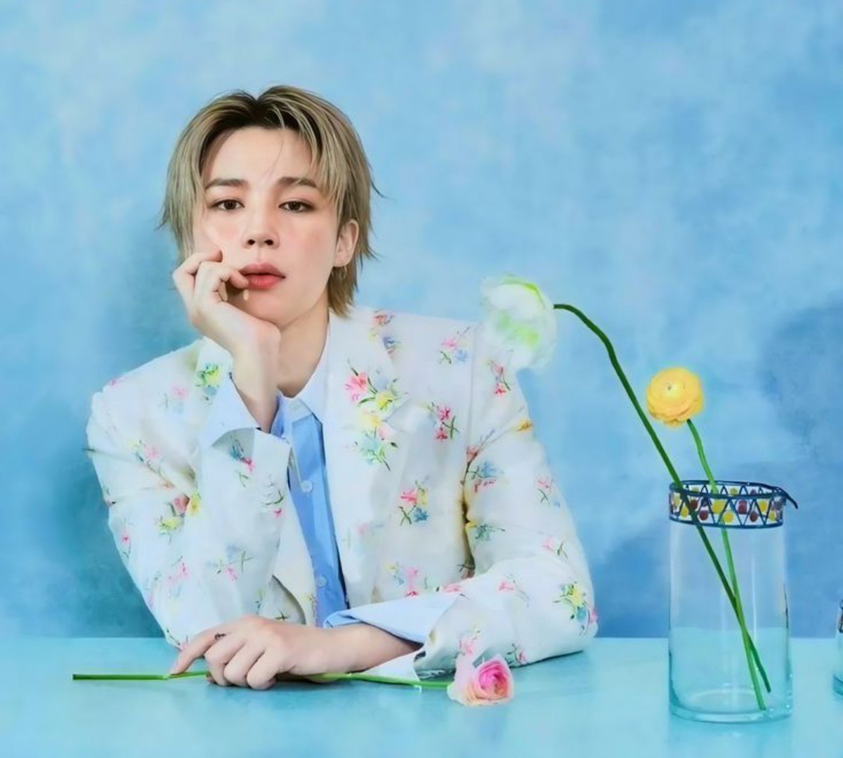 HavenCrave's tweet photo. Happy 31st Birthday, Jimin ♡

Beyond your extraordinary artistry, it’s the sincerity, kindness that makes you so special. May the world give you back the same warmth you’ve given to so many. You are celebrated not only for the artist you've become but for the person you are! ♡ https://t.co/rJ9e3MDZqa
