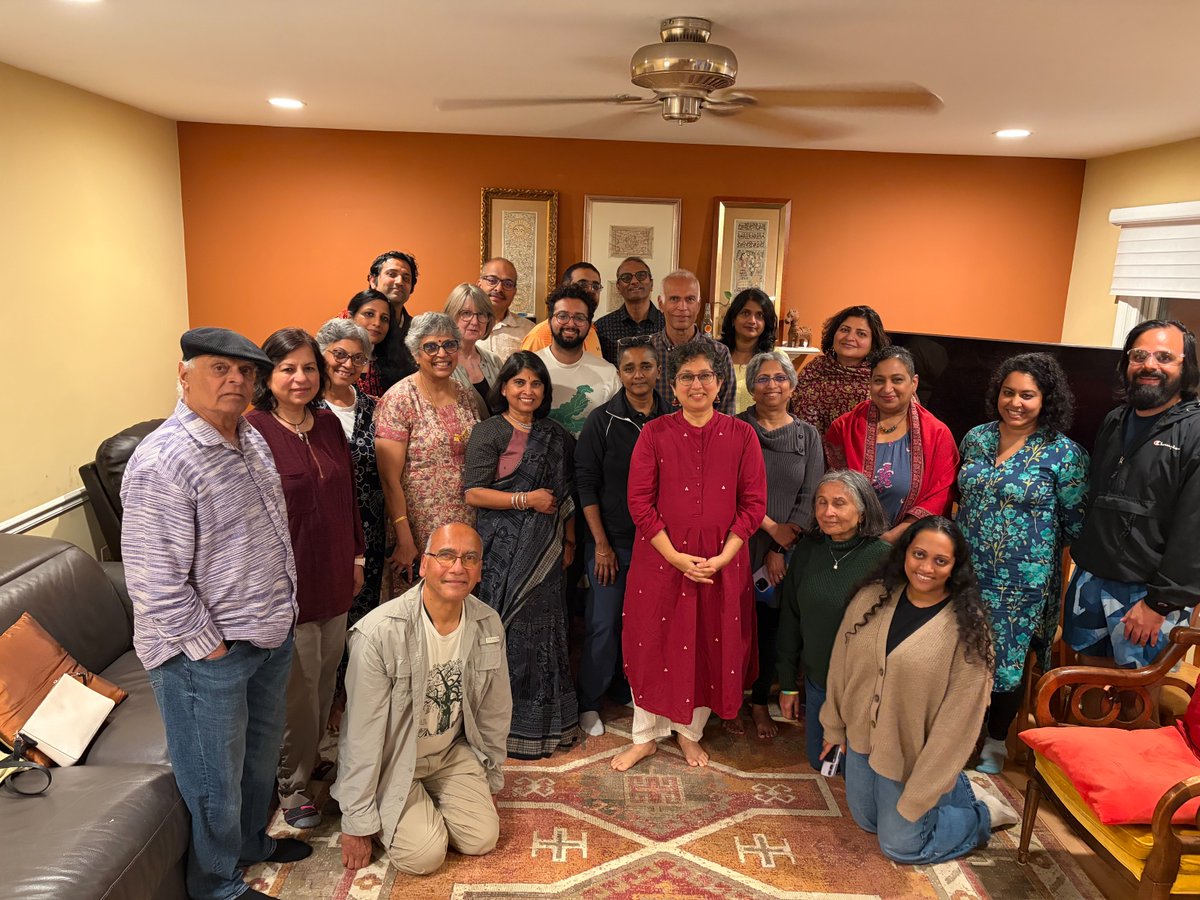 desirainbow1's tweet photo. 🌈 On October 3rd, Desi Rainbow friends and families came together in Maryland for an intimate evening of intergenerational discussion and understanding with the acclaimed author @ManilSuri. 
#aroominbombay #memoir #queerdesi #gay https://t.co/l03lSwmwAA