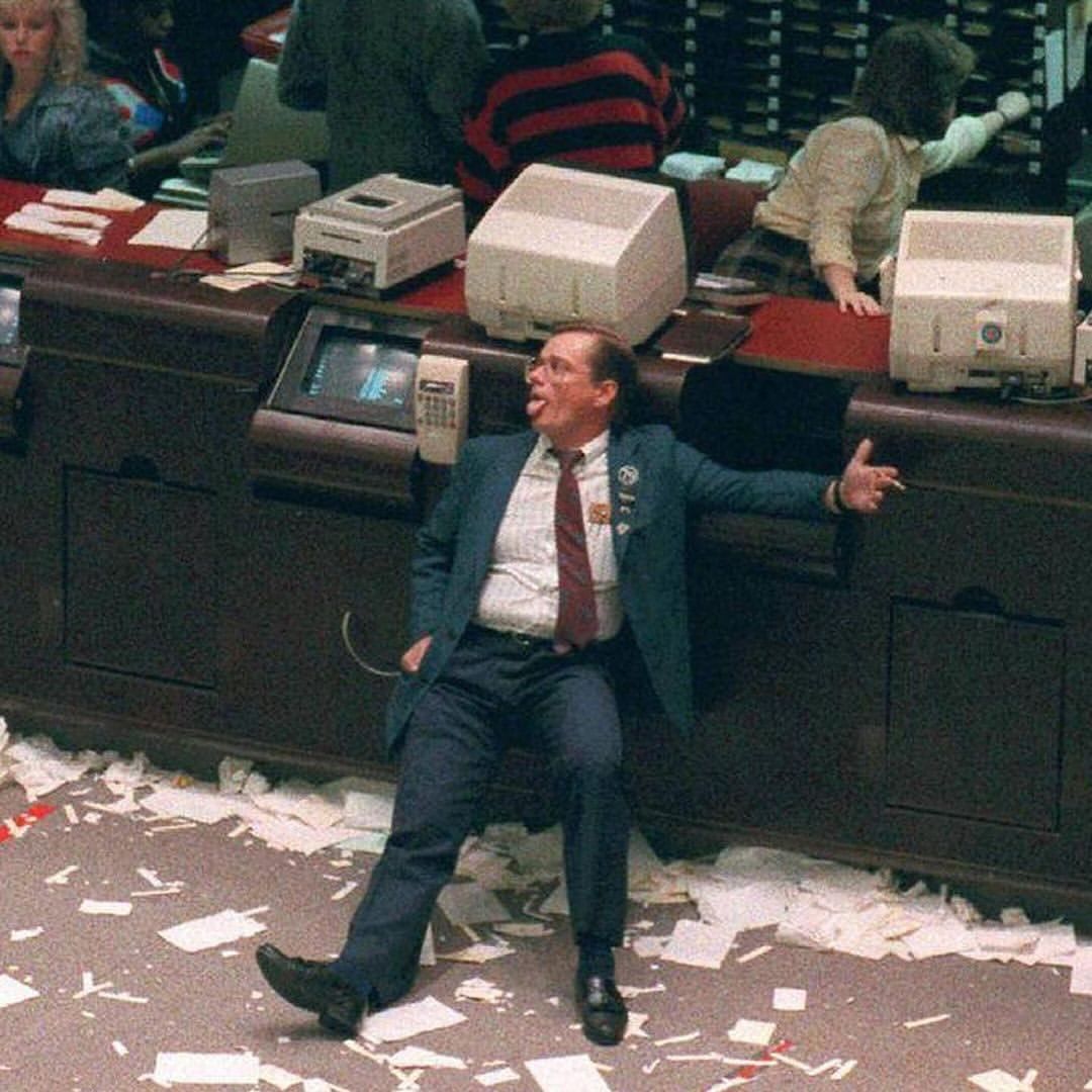 internetpreai's tweet photo. photos from “black monday”, one of the worst stock market crashes in history, which took place in 1987.

worldwide losses were estimated at around $1.71 trillion. https://t.co/KK83Y5L73A