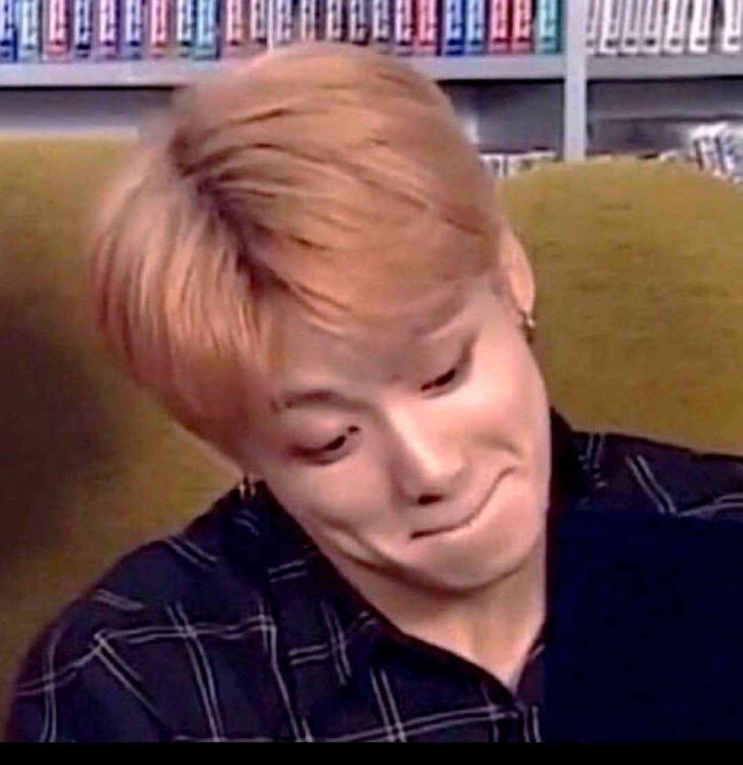 dear7jungkook's tweet photo. @mniiiifab El post de Nam lo vieron todos https://t.co/QuKKWzIEoM