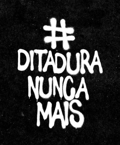 BlogdoNoblat's tweet photo. O ministro do Tribunal Superior EleitoralKassio Nunes Marques proibiu a distribuição do jornal Petróleo dos Brasileiros, produzido pelo Sindicato Unificado dos Petroleiros do Estado de São Paulo (Sindipetro Unificado), após um pedido da campanha presidencial de Flávio Bolsonaro (PL). A decisão, tomada na sexta-feira (9), também determina a retirada da publicação da internet e prevê multa diária de R$ 10 mil em caso de descumprimento.
A medida atinge uma edição especial do jornal sindical dedicada às eleições de 2026 e às propostas dos diferentes projetos políticos para o futuro da Petrobras. A Federação Única dos Petroleiros (FUP), que apoia a publicação, informou que a campanha de Flávio Bolsonaro solicitou uma tutela de urgência para impedir sua circulação. (247)
