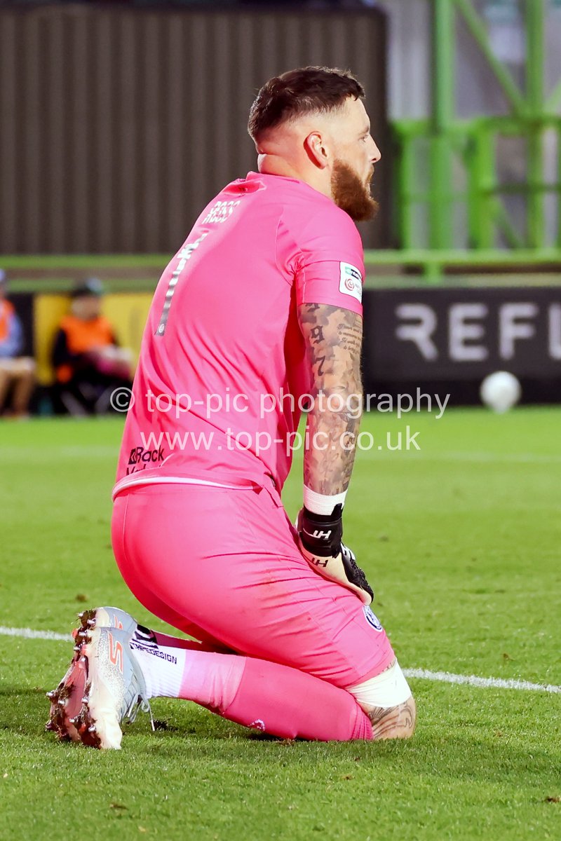 toppiccouk's tweet photo. (3/3) @FGRFC_Official 2 v 4 @Official_HUFC in the @NL_Enterprise on 10/10/26 #freelance #sports #photographer all images copyright #getintouch for use, prints, event booking - https://t.co/Va5VMGQlK0 https://t.co/bMDs3UdkHG