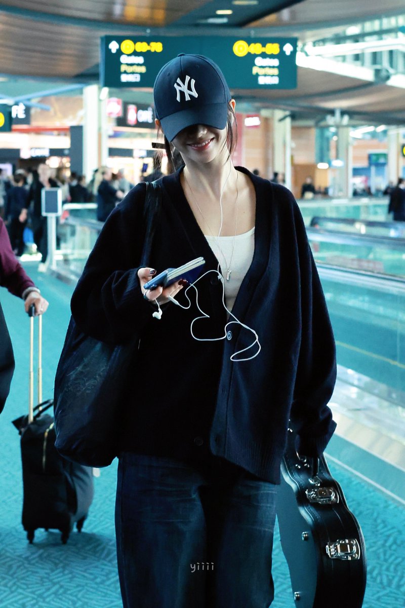 yiiii_0101's tweet photo. 261012 YVR

#KARINA #카리나
#aespa #에스파 https://t.co/EcJCzKfwLv