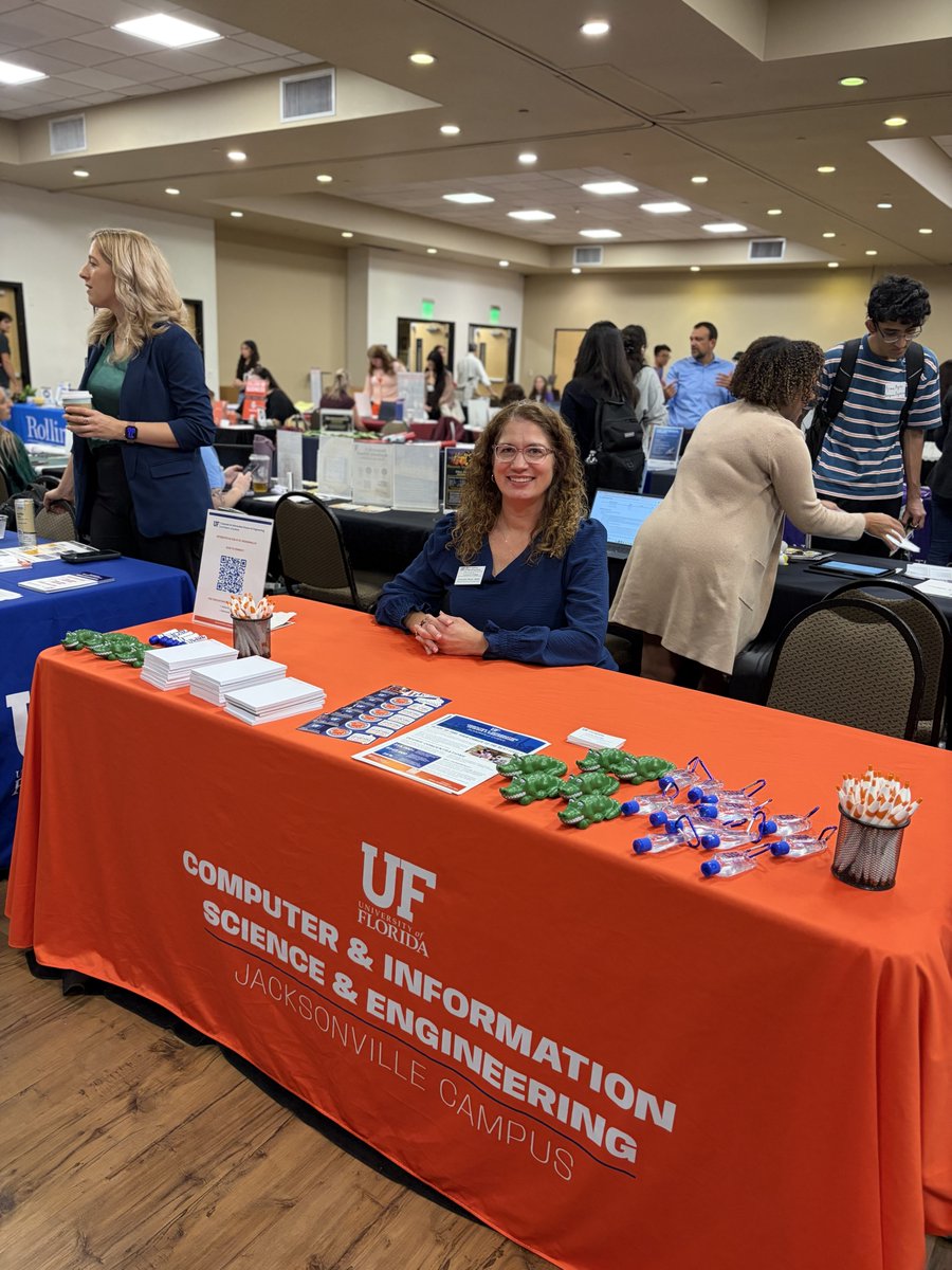 UFCISE's tweet photo. CISE is at the University of Central Florida in Orlando, talking up the new Master of Science in Computer Science program offered at UF Jacksonville. The MSCS program offers concentrations in AI and cybersecurity. Learn more: https://t.co/FNKarS8qEg https://t.co/YJ4wkGBlxa