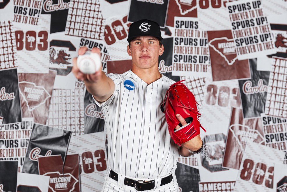 TheSargeDaily's tweet photo. On new Gamecock commit, Braydon Graham:

•Has gained 10 MPH in his fastball since arriving to JUCO. Went from mid to upper 80s to mid to upper 90s  touching 100.

•He’s a top 100 JUCO player according to Prep Baseball Report.

•Though he’s a two way at JUCO he is coming here to pitch.

• Went 5-3 in 62.1 innings pitched across 16 starts with a 5.34 ERA, 49 walks, and 81 strikeouts at Jones College.