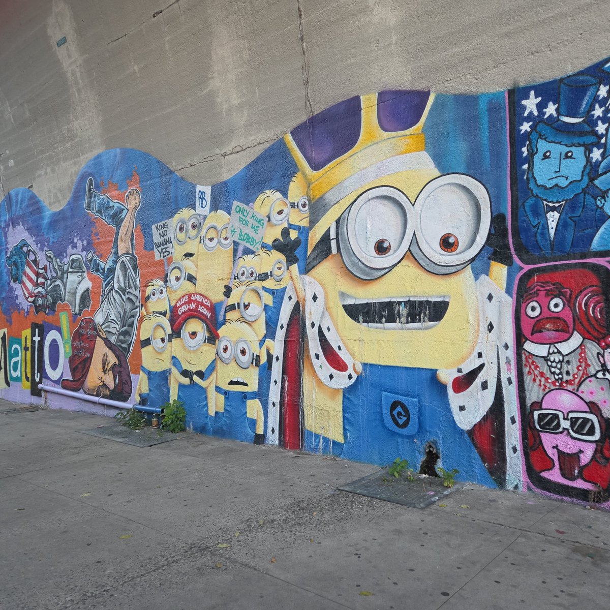 AstoriaCrave's tweet photo. Huge fan of the No Kings Minions mural off 23rd Ave https://t.co/mq53FSFDlA