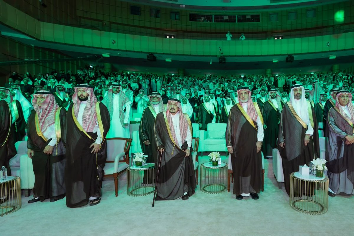 Ahmed_S_Alrajhi's tweet photo. سعدت بالمشاركة في الدورة الثانية عشرة لمنتدى الرياض الاقتصادي، الذي يعقد برعاية كريمة من مقام #خادم_الحرمين_الشريفين -يحفظه الله-، وترؤس جلسة حوارية حول استراتيجية توطين المعرفة والخبرات لدى الكوادر المحلية وأثرها في أداء المنظمات السعودية.
نؤمن في منظومة الموارد البشرية والتنمية الاجتماعية بأن الكفاءات الوطنية هي الركيزة الأساسية لسوق العمل، ونواصل تعزيز تنمية المهارات بالشراكة مع القطاعين العام والخاص، بما يسهم في تحقيق مستهدفات #رؤية_السعودية_2030.