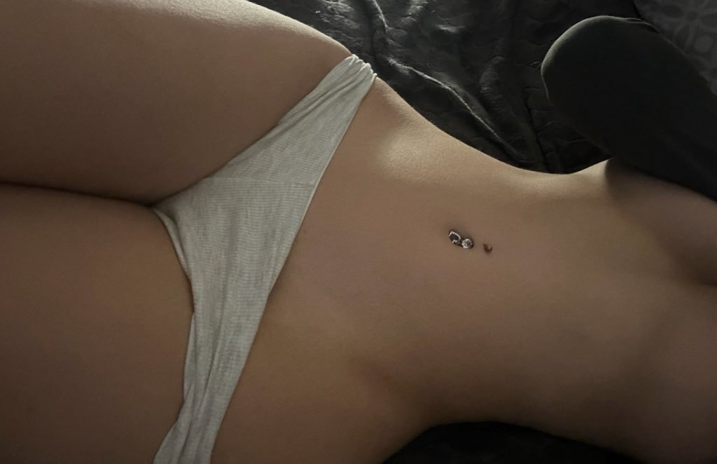 lisahhyu's tweet photo. A little tease never hurt anybody.”q https://t.co/UEKdBMj5Mq