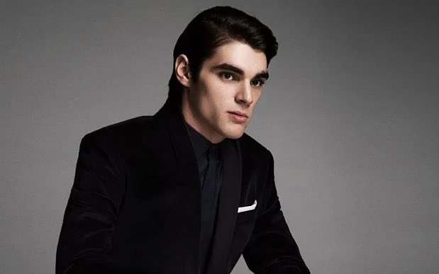 PopCrave's tweet photo. 'Breaking Bad' star RJ Mitte has died by suicide at 34, TMZ reports. https://t.co/JLwKAvthD6