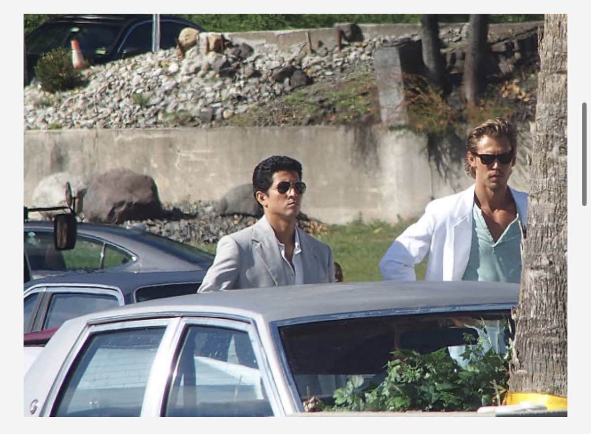 butlerbliss_'s tweet photo. Austin Butler and Danny Ramirez photographed on the set of “Miami Vice ‘85” - October 12th 📸 https://t.co/eton1iUYnC