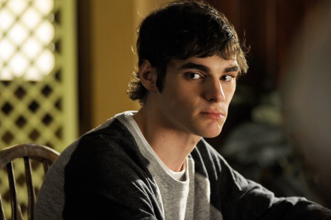 PopTingz's tweet photo. ‘BREAKING BAD’ star RJ Mitte has died by suicide at the age of 34. (Via TMZ) https://t.co/Yf5X1tXOxi