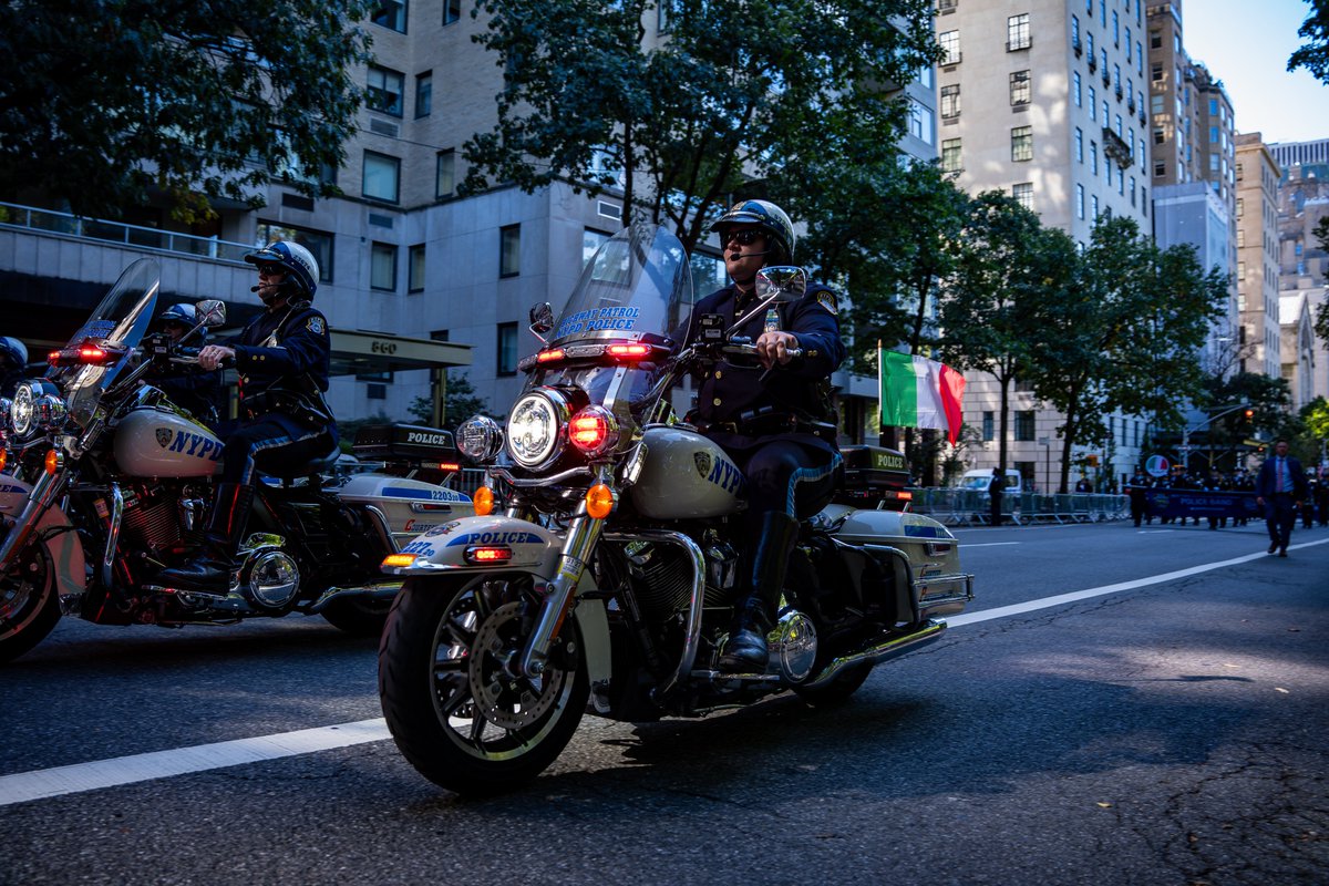 NYPDnews's tweet photo. The Columbus Day Parade returned to 5th Avenue today!

Red, white, and green decorated the parade route as the city celebrated the contributions of Italian Americans.

The NYPD made sure everyone could safely enjoy the day. https://t.co/lWOyCkyXvS