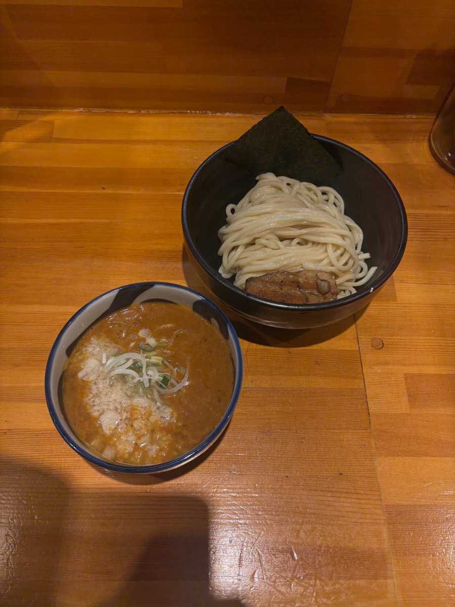 tukemen_enbu's tweet photo. おはようございます☀
本日は濃厚背脂カレーつけ麺ありますよ〜濃厚つけ、特製濃厚つけに➕100円です🍛
本日はレアキャラうちの奥さんいますよ〜11時〜13時くらいにいます🤣笑
暇な場合少し早めにいなくなりますが笑
それでは本日もお待ちしております💪 https://t.co/wgYFQIYBku