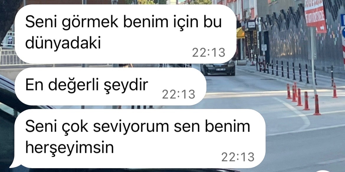 fanofbist's tweet photo. yüzüğüm içinde ne yazıyor yüzüğün içinde ne yazıyor kaç aydır göremiyorum bebişimi ya https://t.co/pI1eVvYma9