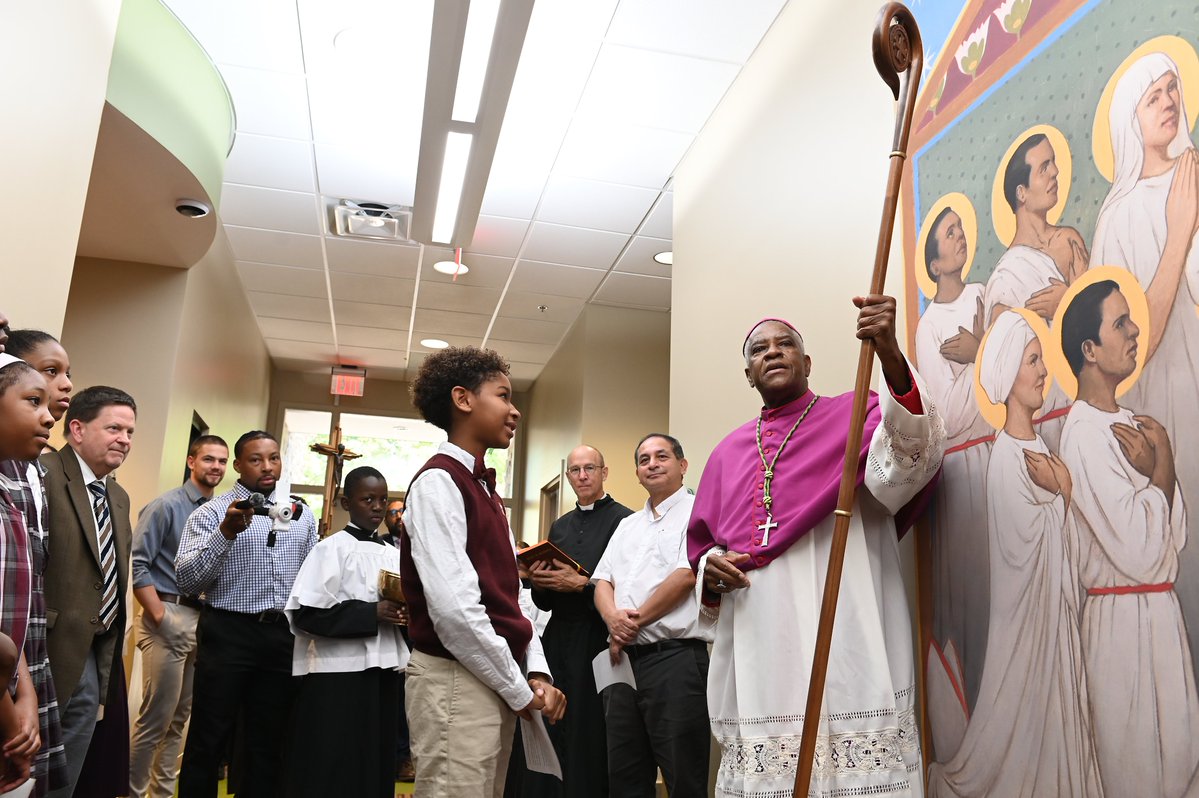 DioceseChas's tweet photo. On Oct. 8, the St. Anthony of Padua Catholic School community in Greenville joyfully marked 75 years of faith-filled education! Bishop Jacques led a beautiful rosary and Mass in thanksgiving for God’s countless blessings on past, present and future generations.

#stanthonyofpadua https://t.co/3qSSBPan1T