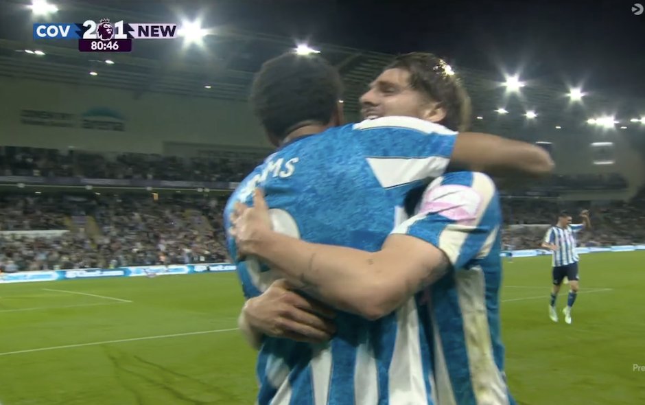 TouchlineX's tweet photo. 3-1 Coventry City.

GOOOOOOOOOAAAAAAAAAALLLLLLLLL ELLIS SIMMS !!!!!!!!!!!!!!!!!!!!!!!!!!!!!! IT'S OVER FOR NEWCASTLE UNITED !!!!!!!!!!!!!!!!!!!! COVENTRY CITY WILL WIN VS NEWCASTLE UNITED !!!!!!!!!!!!!!!!!!!!!!!!!!!! 🔥🔥🔥🔥🔥🔥 https://t.co/9i78e1QS56