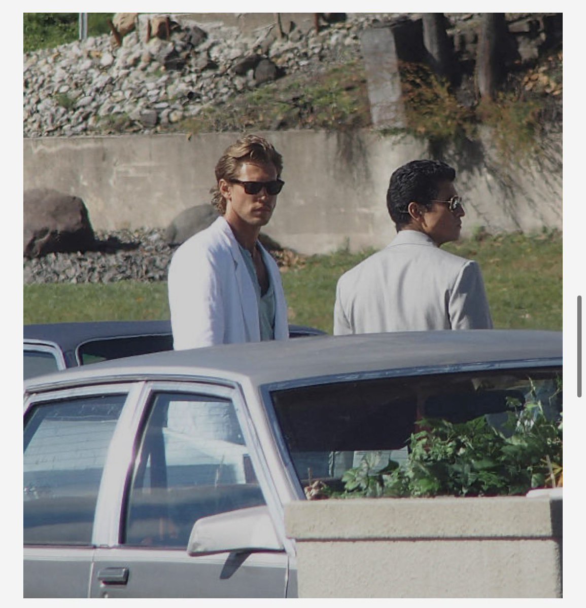 MiamiViceCrave's tweet photo. 🚨| NEW: Austin Butler and Danny Ramirez spotted on the set of Miami Vice ’85 today!🌴🎬 https://t.co/Z5KEpPWVhV