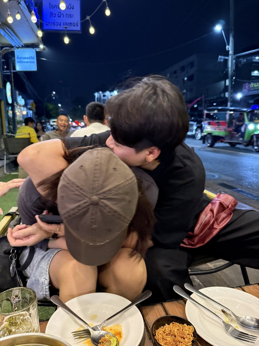 itsink_'s tweet photo. พี่ชฟ : เป็นเคะครั้งแรก https://t.co/o0NgrmypZD