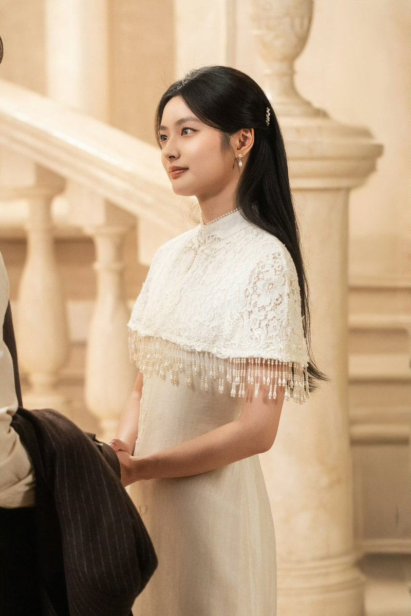 phoenixwm0's tweet photo. She has such a pure beauty ✨ 

#TheLamentOfAutumn #XuRuohan https://t.co/gmbZ3N8mLO