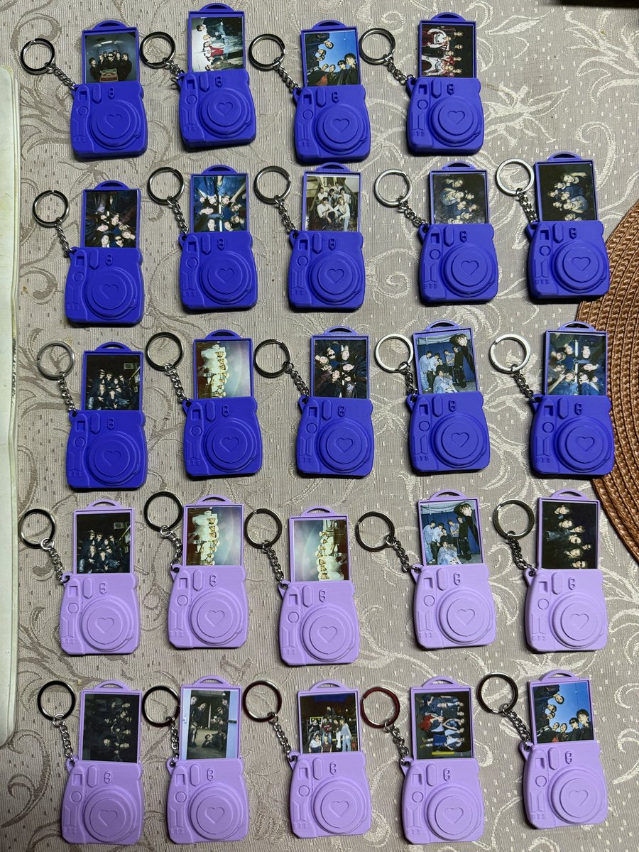 googie_lu's tweet photo. armys de mierda me llegaron los freebies💜💜🩷😘😘😽😽 el 21 y 24 las veo!!! https://t.co/12JpJdcfTr