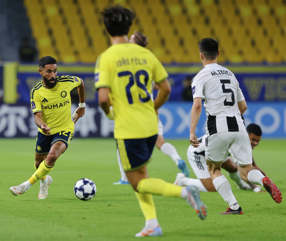 AlNassrFC's tweet photo. ⏱️'67
🟡 2 - 1 ⚪️
#النصر_نيفيتشي https://t.co/OmT4UOWD8K