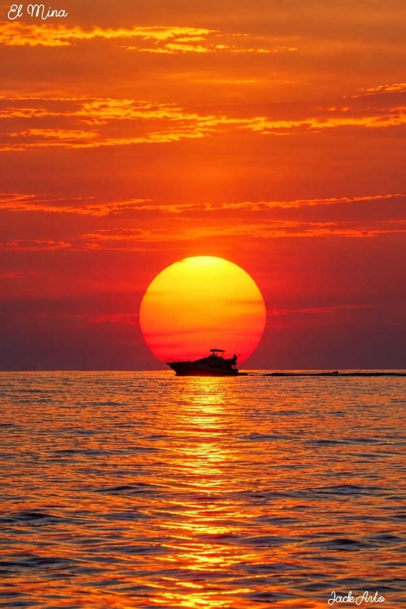 Mirna57903374's tweet photo. Our sunset....
Golden hour.
#Sunsetphotography
#Elmina https://t.co/ILZFdXAgvW