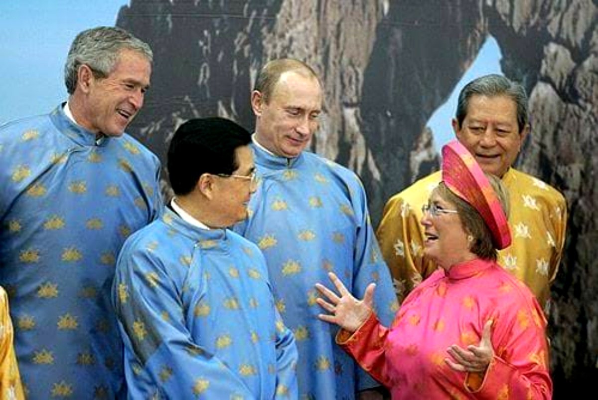 JuliusMarx2021's tweet photo. Junten miedo... 🤭🤭🤭
#MichelleBachelet https://t.co/ppw7FvpkpV