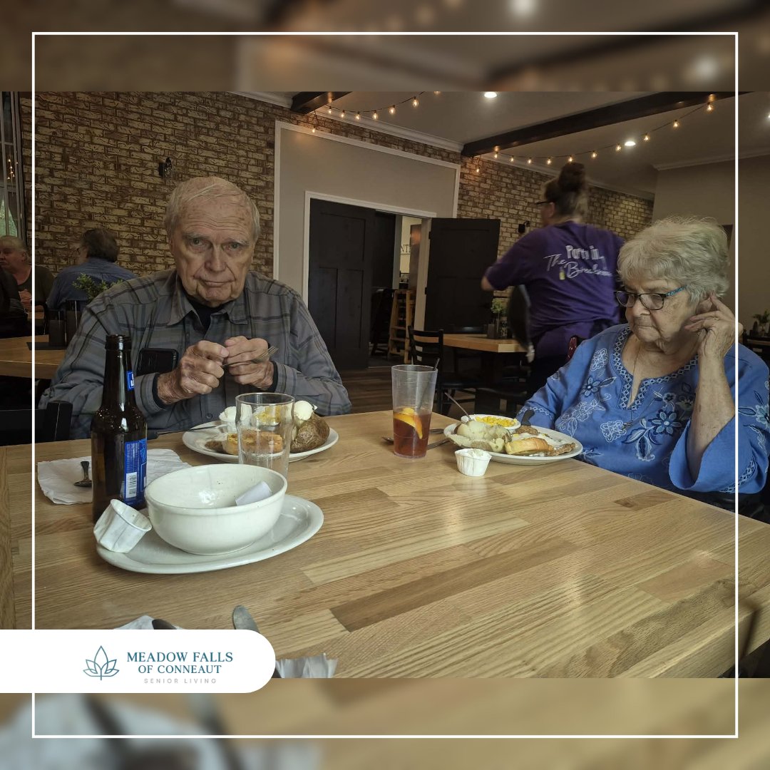 MeadowConneaut's tweet photo. 💙 Lunch at Becker’s! Good food, great company, and a lovely chance to get out and enjoy a meal together. 

#Beckers #LunchOuting #DiningOut https://t.co/792Vqw6AhV