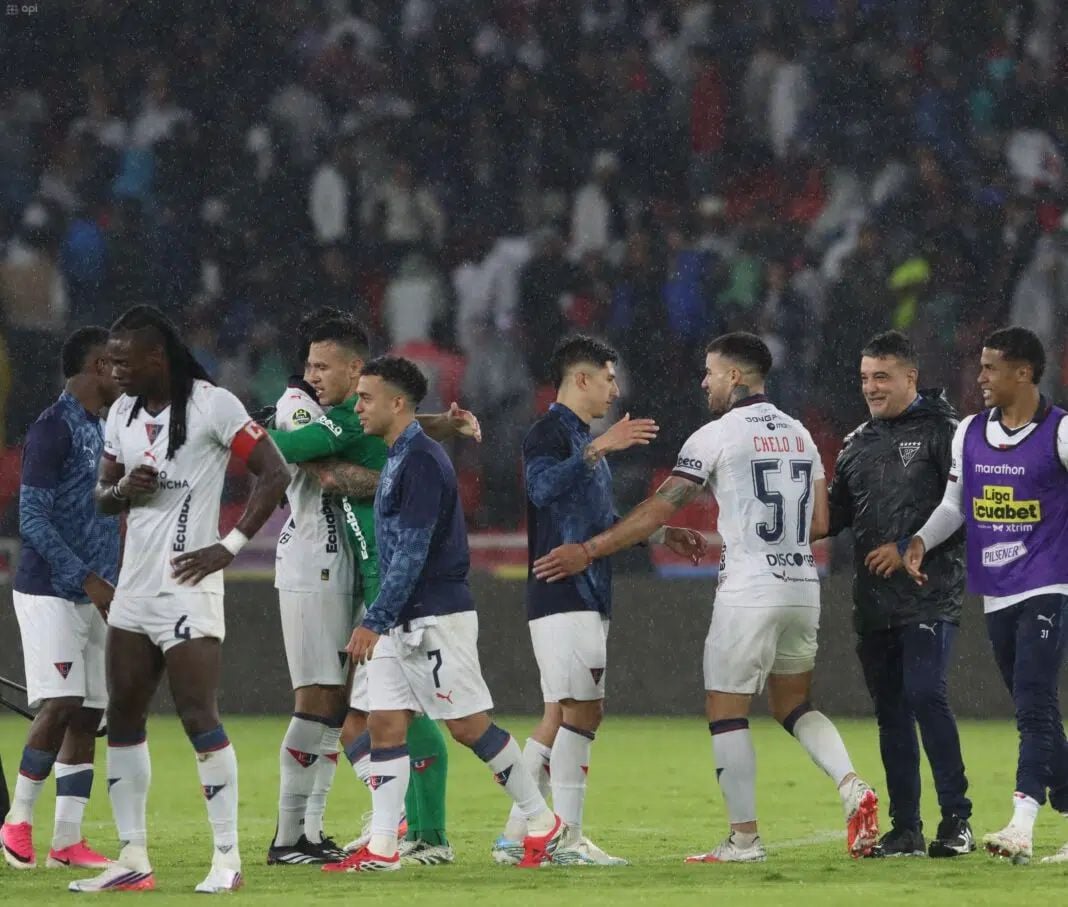 StudioFutbol's tweet photo. #LDU (VIDEO) “Tácticamente el partido lo ganó Gustavo Álvarez a #BSC” https://t.co/b5hs8B4VGZ https://t.co/fzXwPc2xEw
