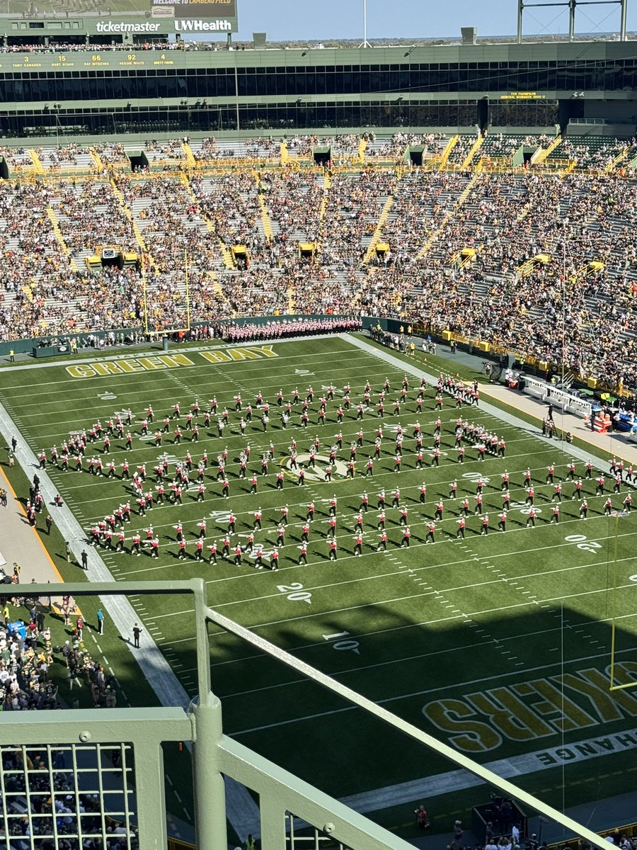 Cow_Patty_Cake's tweet photo. @Wisconsin_fam Second-best part was seeing the UW Band https://t.co/inALn2qKXD