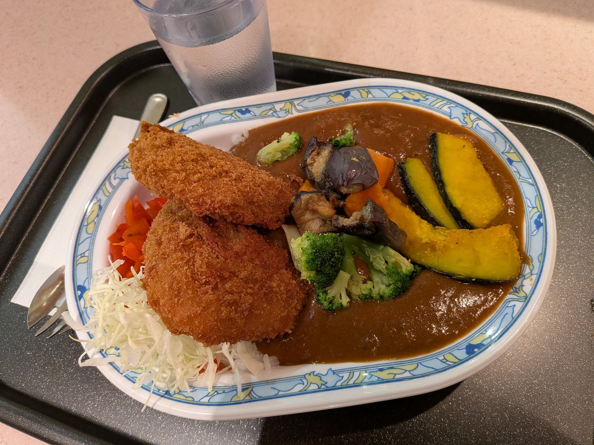 tusyoshisato's tweet photo. おはようございます！

どういうシフトやねんっとツッコミたくなりますが、今日は２２時まで仕事っス。
皆様も #アルプスカレー 食べて元気よくお仕事お願いします！！
#カレー #東京駅 https://t.co/FWO6R4nk8Y