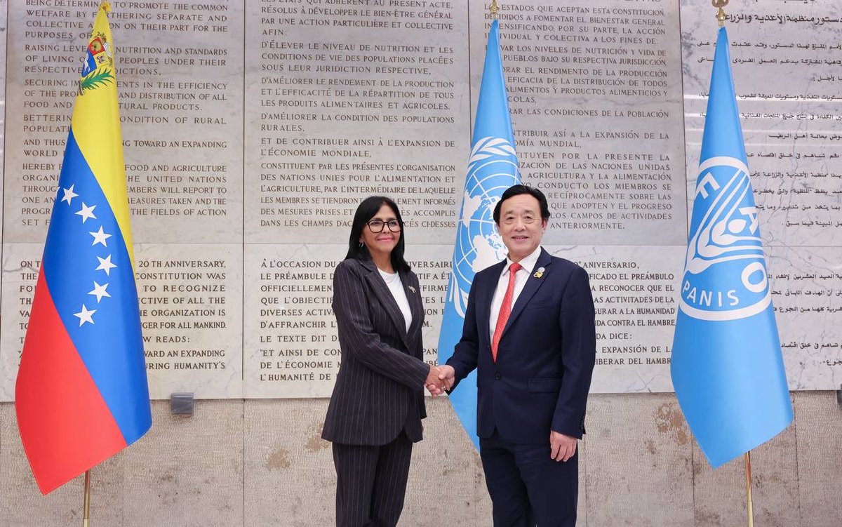 Bea_trixx1's tweet photo. La Presidenta Delcy Rodríguez llegó a la sede de la FAO en Roma, donde fue recibida por su Director General, Qu Dongyu, para estrechar lazos de cooperación técnica en favor de la seguridad alimentaria nacional. #DelcyTrabajaYMCMPuroShow https://t.co/YKi04Xmm9u