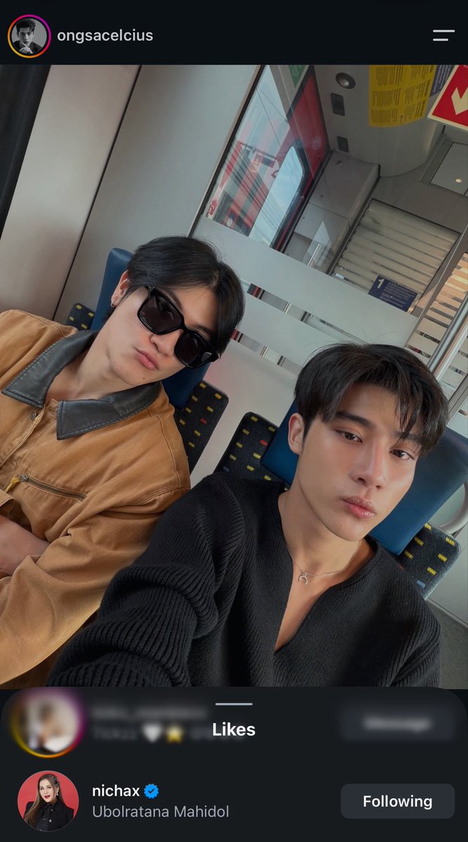 itzmeeip's tweet photo. วงใน (วัง) มีอะไรจะบอกพวกกระหม่อมมั้ยเพคะ เห็นกด like รูปคู่ทุกรูปเลย พระองค์ทรงทราบอะไรมารึป่าวเพคะ🙈😬 #Innongsa #อินองศา #innjkrsn #ongsacelcius https://t.co/3B1ZddMhfc