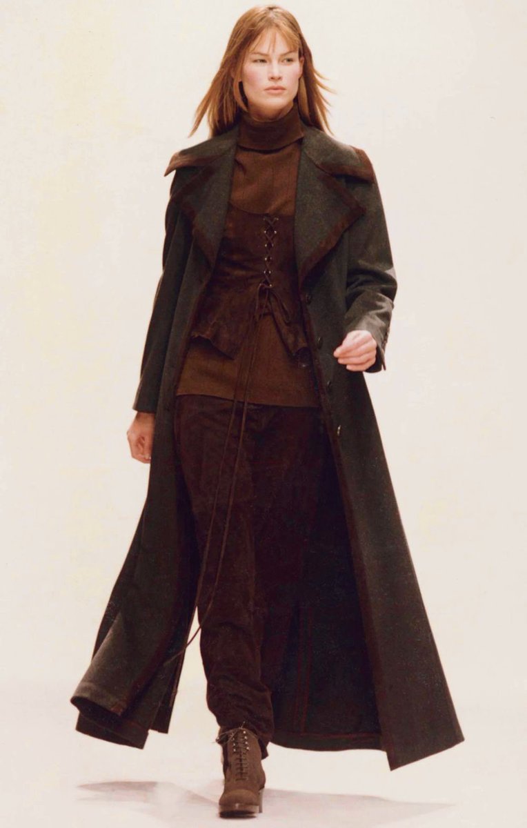 soIesque's tweet photo. thinking about Prada F/W 1993 https://t.co/CcSAcfmhM7