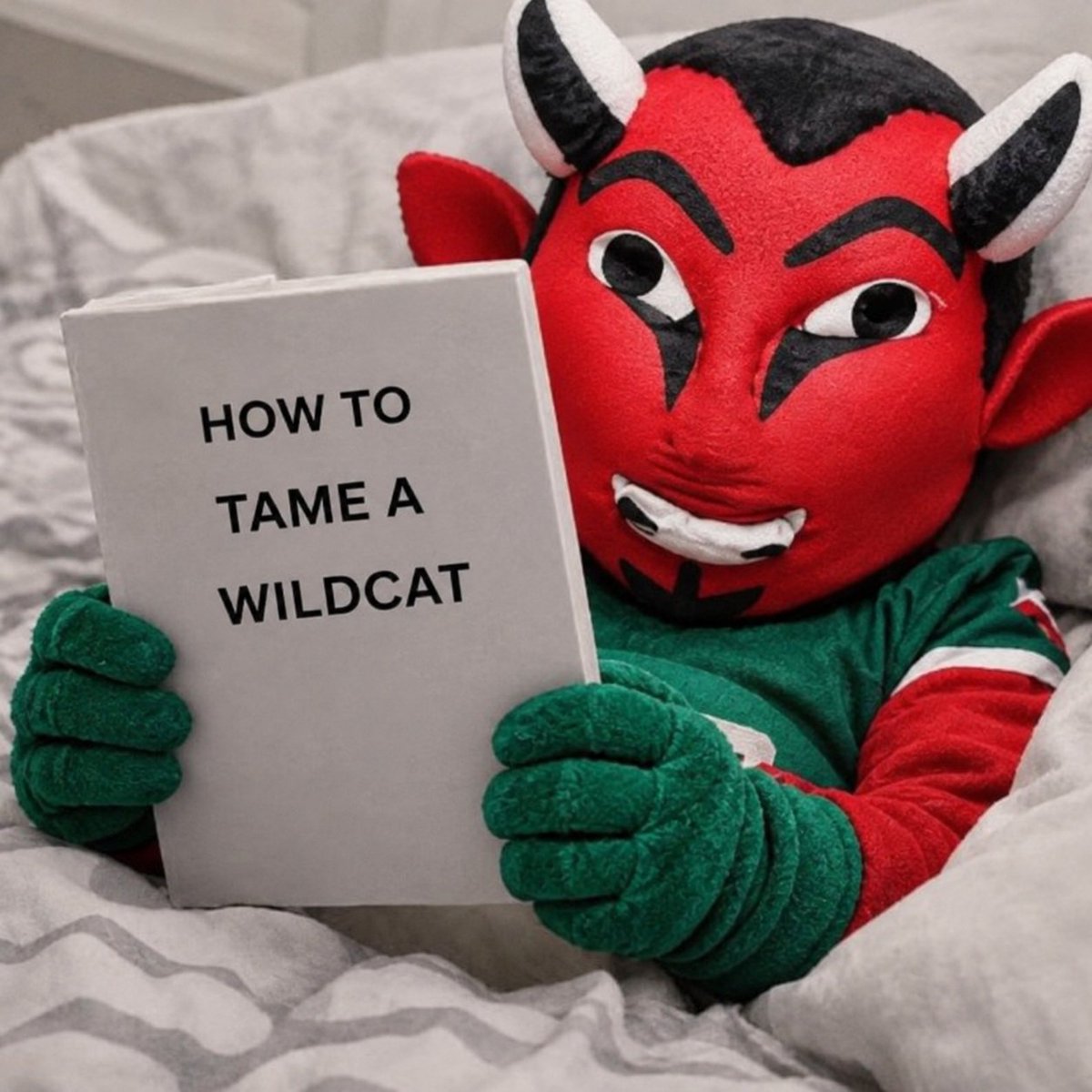 MVSUFanatics's tweet photo. Catching up on some reading...

Click here --> https://t.co/xZpFCbr1IC to help #eleVate Delta Devils football

#MVSU #eleVateVState #HBCU #HBCUs #HBCUsMatter #HailToTHEE #VALLEYOfScholars #WhyNotVALLEY #LITtaBena #DeltaDevils #MVSUHC26 #Mississippi #BIFTV https://t.co/u67Ug6VV4f